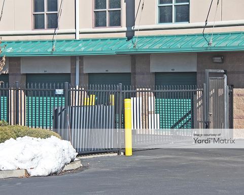 Source URL: https://cdnsc.rentcafe.com/dmslivecafe/3/1078220/1078220-1-4.jpg?width=-1&height=385&quality=80