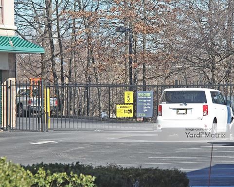 Source URL: https://cdnsc.rentcafe.com/dmslivecafe/3/1078220/1078220-1-5.jpg?width=-1&height=385&quality=80