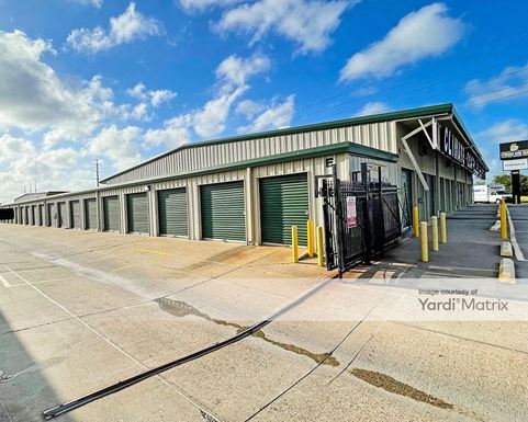 Source URL: https://cdnsc.rentcafe.com/dmslivecafe/3/1078240/1078240-1-3.jpg?width=-1&height=385&quality=80