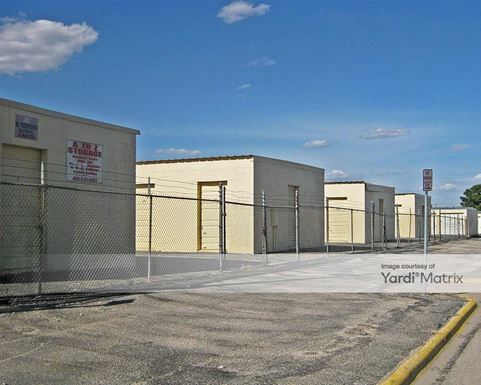 Source URL: https://cdnsc.rentcafe.com/dmslivecafe/3/1078277/1078277-1-4.jpg?width=-1&height=385&quality=80