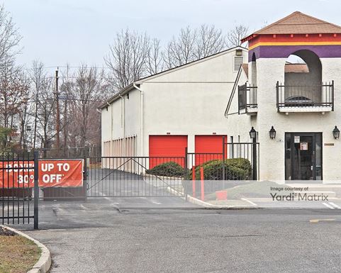 Source URL: https://cdnsc.rentcafe.com/dmslivecafe/3/1078316/1078316-1-2.jpg?width=-1&height=385&quality=80