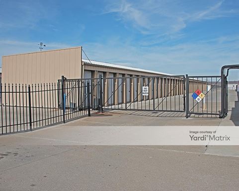 Source URL: https://cdnsc.rentcafe.com/dmslivecafe/3/1078595/1078595-1-2.jpg?width=-1&height=385&quality=80