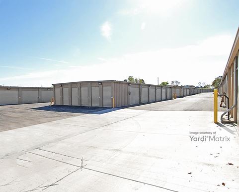 Source URL: https://cdnsc.rentcafe.com/dmslivecafe/3/1078596/1078596-1-4.jpg?width=-1&height=385&quality=80