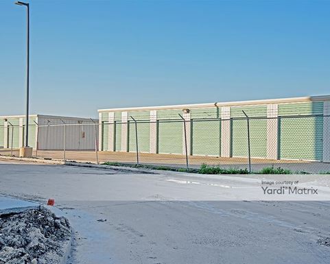 Source URL: https://cdnsc.rentcafe.com/dmslivecafe/3/1078725/1078725-1-5.jpg?width=-1&height=385&quality=80