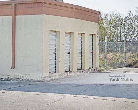 Source URL: https://cdnsc.rentcafe.com/dmslivecafe/3/1078729/1078729-1-4.jpg?width=-1&height=385&quality=80