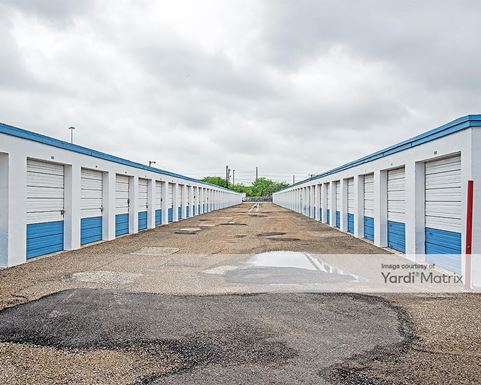 Source URL: https://cdnsc.rentcafe.com/dmslivecafe/3/1078738/1078738-1-4.jpg?width=-1&height=385&quality=80