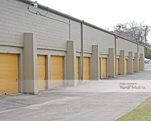 Source URL: https://cdnsc.rentcafe.com/dmslivecafe/3/1078803/1078803-1-5.jpg?width=-1&height=385&quality=80