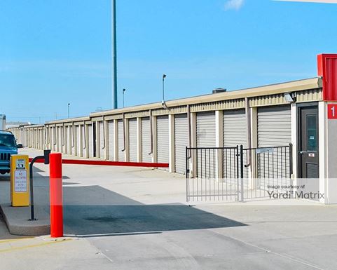 Source URL: https://cdnsc.rentcafe.com/dmslivecafe/3/1078905/1078905-1-2.jpg?width=-1&height=385&quality=80