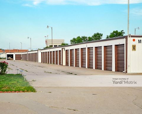 Source URL: https://cdnsc.rentcafe.com/dmslivecafe/3/1078908/1078908-1-5.jpg?width=-1&height=385&quality=80