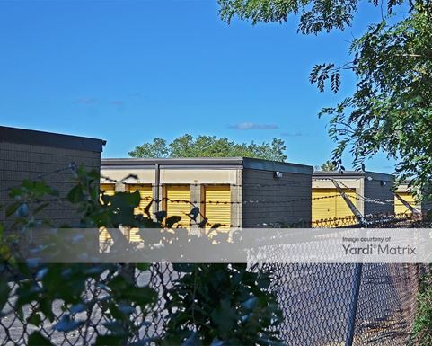 Source URL: https://cdnsc.rentcafe.com/dmslivecafe/3/1078969/1078969-1-4.jpg?width=-1&height=385&quality=80