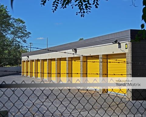 Source URL: https://cdnsc.rentcafe.com/dmslivecafe/3/1078969/1078969-1-5.jpg?width=-1&height=385&quality=80