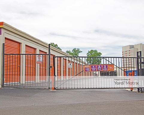 Source URL: https://cdnsc.rentcafe.com/dmslivecafe/3/1078995/1078995-1-4.jpg?width=-1&height=385&quality=80