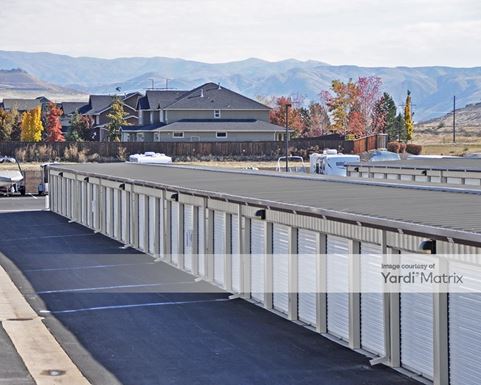 Source URL: https://cdnsc.rentcafe.com/dmslivecafe/3/1079115/1079115-1-4.jpg?width=-1&height=385&quality=80