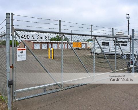 Source URL: https://cdnsc.rentcafe.com/dmslivecafe/3/1079283/1079283-1-5.jpg?width=-1&height=385&quality=80