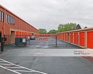 Storage Units for Rent available at 5525 Sawmill Road, Dublin, OH 43017