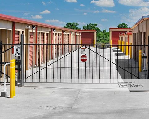 Source URL: https://cdnsc.rentcafe.com/dmslivecafe/3/1079505/1079505-1-2.jpg?width=-1&height=385&quality=80