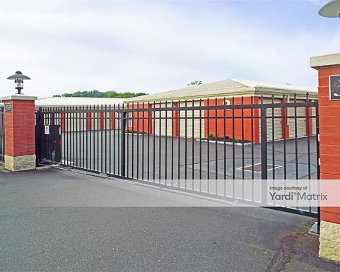 Source URL: https://cdnsc.rentcafe.com/dmslivecafe/3/1079556/1079556-1-4.jpg?width=-1&height=385&quality=80