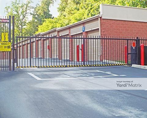 Source URL: https://cdnsc.rentcafe.com/dmslivecafe/3/1079558/1079558-1-2.jpg?width=-1&height=385&quality=80