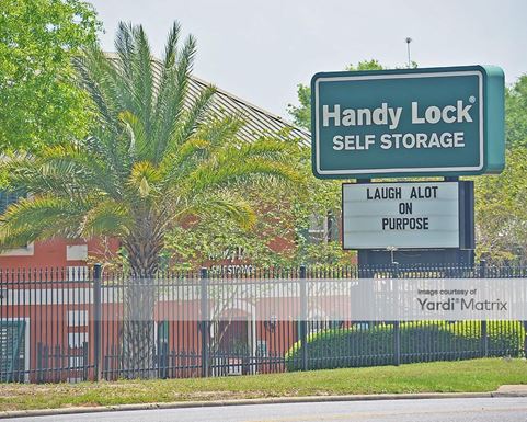 Source URL: https://cdnsc.rentcafe.com/dmslivecafe/3/1079611/1079611-1-4.jpg?width=-1&height=385&quality=80