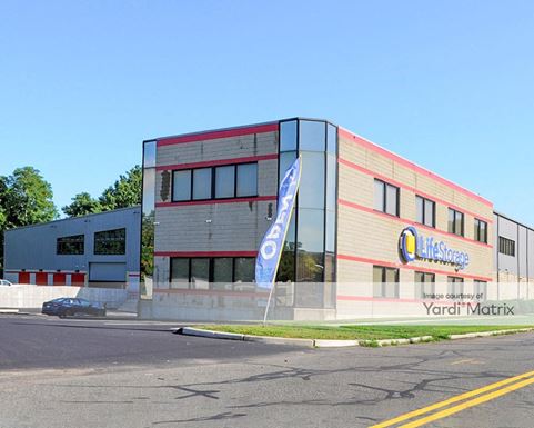 Source URL: https://cdnsc.rentcafe.com/dmslivecafe/3/1079687/1079687-1-4.jpg?width=-1&height=385&quality=80