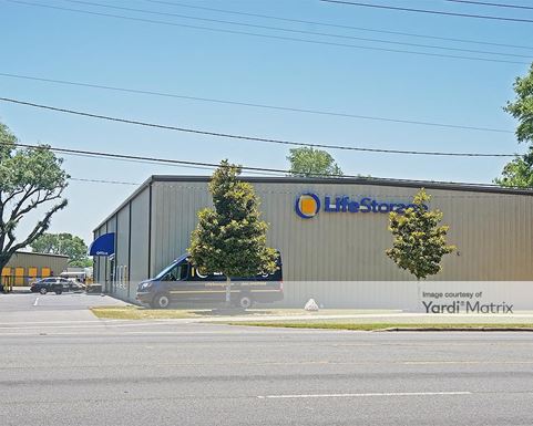 Source URL: https://cdnsc.rentcafe.com/dmslivecafe/3/1079708/1079708-1-2.jpg?width=-1&height=385&quality=80