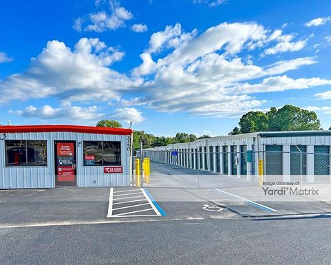 Source URL: https://cdnsc.rentcafe.com/dmslivecafe/3/1079837/1079837-1-3.jpg?width=-1&height=385&quality=80