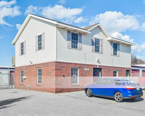 Source URL: https://cdnsc.rentcafe.com/dmslivecafe/3/1080013/1080013-1-3.jpg?width=-1&height=385&quality=80