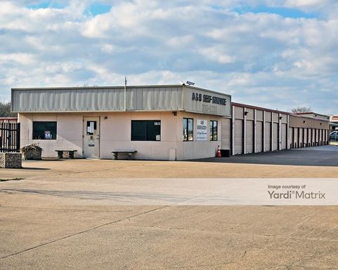 Source URL: https://cdnsc.rentcafe.com/dmslivecafe/3/1080228/1080228-1-5.jpg?width=-1&height=385&quality=80