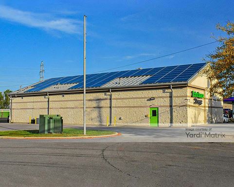 Source URL: https://cdnsc.rentcafe.com/dmslivecafe/3/1080835/1080835-1-4.jpg?width=-1&height=385&quality=80