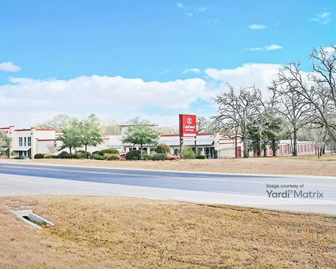 Source URL: https://cdnsc.rentcafe.com/dmslivecafe/3/1080915/1080915-1-4.jpg?width=-1&height=385&quality=80