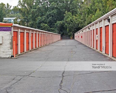 Source URL: https://cdnsc.rentcafe.com/dmslivecafe/3/1080932/1080932-1-5.jpg?width=-1&height=385&quality=80