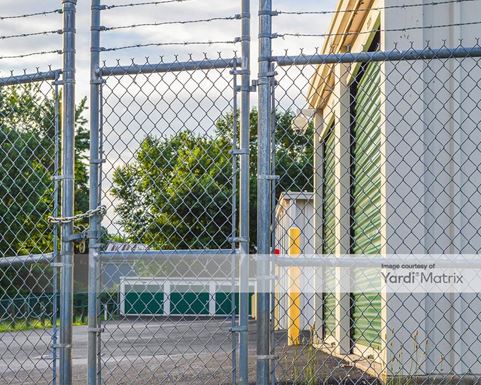 Source URL: https://cdnsc.rentcafe.com/dmslivecafe/3/1080986/1080986-1-4.jpg?width=-1&height=385&quality=80