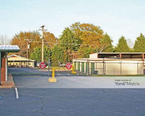 Source URL: https://cdnsc.rentcafe.com/dmslivecafe/3/1081136/1081136-1-2.jpg?width=-1&height=385&quality=80