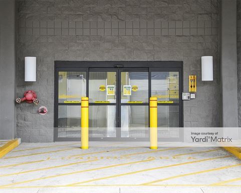 Source URL: https://cdnsc.rentcafe.com/dmslivecafe/3/1081226/1081226-1-4.jpg?width=-1&height=385&quality=80