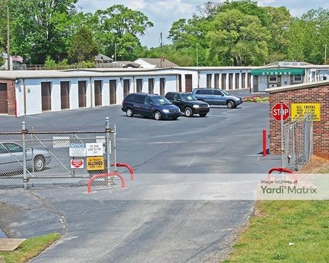 Source URL: https://cdnsc.rentcafe.com/dmslivecafe/3/1081237/1081237-1-2.jpg?width=-1&height=385&quality=80