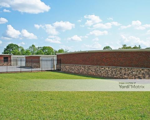 Source URL: https://cdnsc.rentcafe.com/dmslivecafe/3/1081238/1081238-1-3.jpg?width=-1&height=385&quality=80