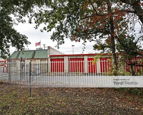 Source URL: https://cdnsc.rentcafe.com/dmslivecafe/3/1081338/1081338-1-4.jpg?width=-1&height=385&quality=80