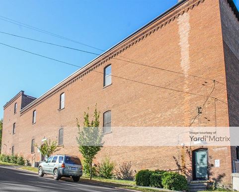 Source URL: https://cdnsc.rentcafe.com/dmslivecafe/3/1081447/1081447-1-2.jpg?width=-1&height=385&quality=80