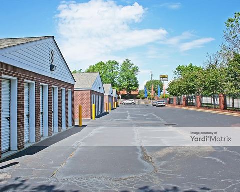 Source URL: https://cdnsc.rentcafe.com/dmslivecafe/3/1081499/1081499-1-2.jpg?width=-1&height=385&quality=80