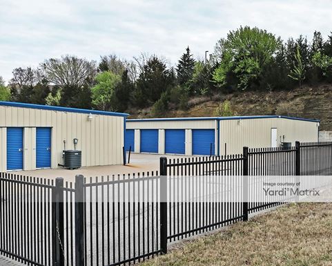 Source URL: https://cdnsc.rentcafe.com/dmslivecafe/3/1081572/1081572-1-4.jpg?width=-1&height=385&quality=80