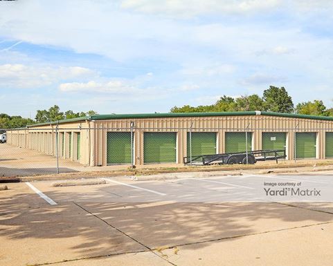 Source URL: https://cdnsc.rentcafe.com/dmslivecafe/3/1081582/1081582-1-3.jpg?width=-1&height=385&quality=80