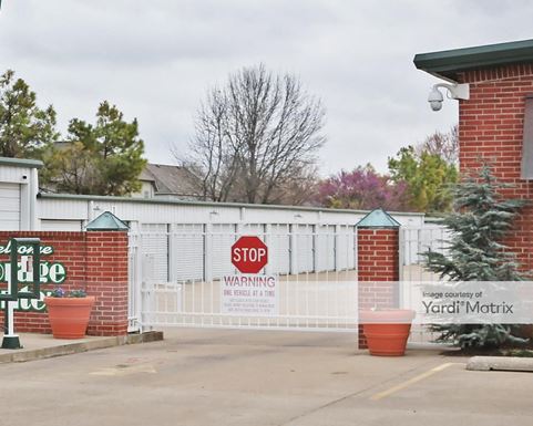 Source URL: https://cdnsc.rentcafe.com/dmslivecafe/3/1081584/1081584-1-2.jpg?width=-1&height=385&quality=80