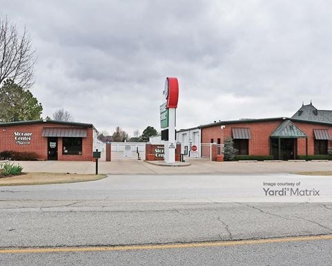 Source URL: https://cdnsc.rentcafe.com/dmslivecafe/3/1081584/1081584-1-3.jpg?width=-1&height=385&quality=80