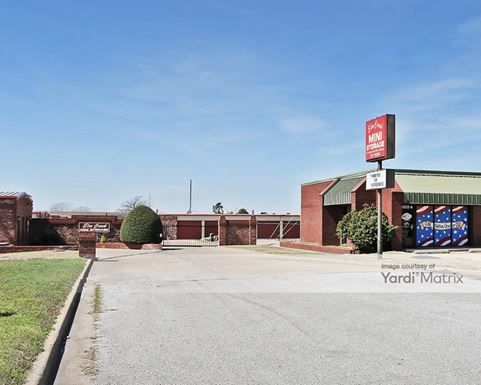 Source URL: https://cdnsc.rentcafe.com/dmslivecafe/3/1081590/1081590-1-4.jpg?width=-1&height=385&quality=80