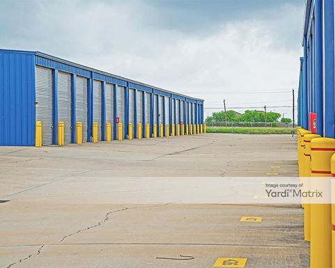 Source URL: https://cdnsc.rentcafe.com/dmslivecafe/3/1081622/1081622-1-4.jpg?width=-1&height=385&quality=80