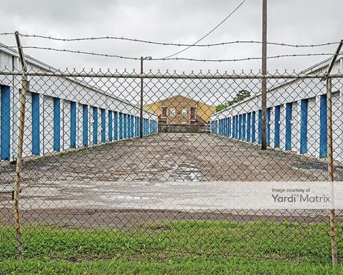 Source URL: https://cdnsc.rentcafe.com/dmslivecafe/3/1081635/1081635-1-4.jpg?width=-1&height=385&quality=80