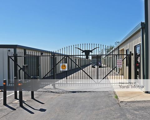 Source URL: https://cdnsc.rentcafe.com/dmslivecafe/3/1081647/1081647-1-4.jpg?width=-1&height=385&quality=80