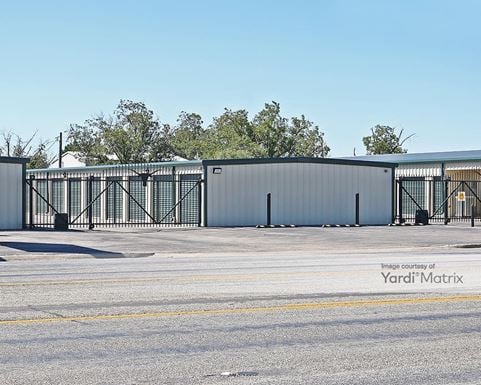 Source URL: https://cdnsc.rentcafe.com/dmslivecafe/3/1081647/1081647-1-5.jpg?width=-1&height=385&quality=80