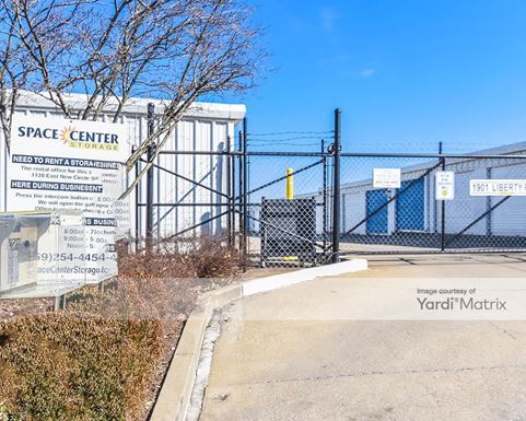 Source URL: https://cdnsc.rentcafe.com/dmslivecafe/3/1081654/1081654-1-4.jpg?width=-1&height=385&quality=80