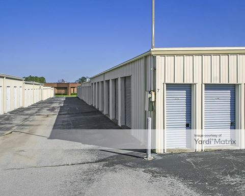 Source URL: https://cdnsc.rentcafe.com/dmslivecafe/3/1081678/1081678-1-5.jpg?width=-1&height=385&quality=80